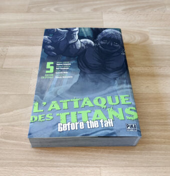 Aperçu du tome 5 de l'édition colossale de L'Attaque des Titans - Before the Fall